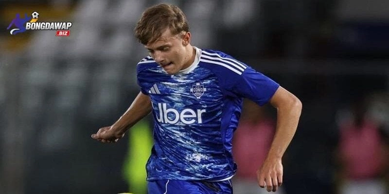  Hiện tượng Jesus Rodriguez thể hiện sự tập trung và quyết tâm trong buổi tập cùng đội tuyển Tây Ban Nha